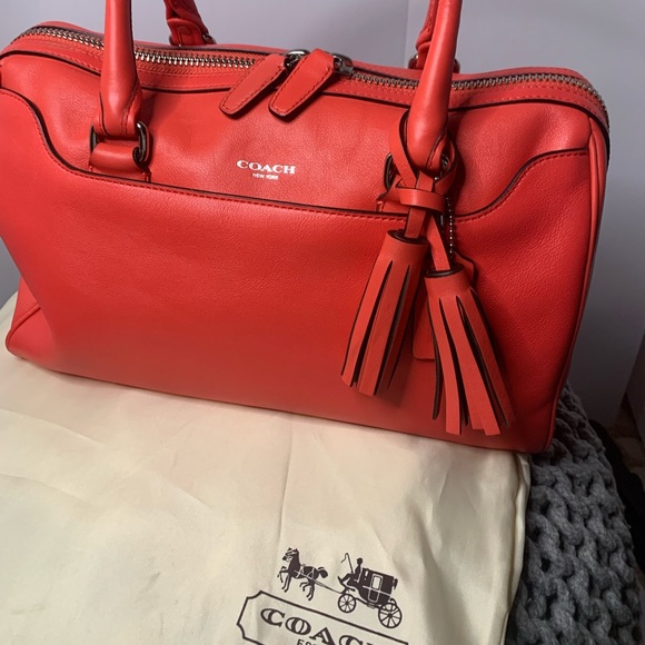 Coach Handbags - GRAB ALERT 🚨 NWOT Coach Tote Bag Salmon/Orange With Storage Bag, STUNNING 🚨🚨